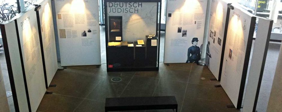 Museumsvitrine Leo Baeck Institute Wanderausstellung, LED-Beleuchtung