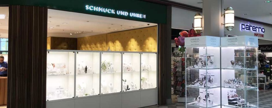 Schaufenster- und Thekenvitrinen bei Emberger Schmuck