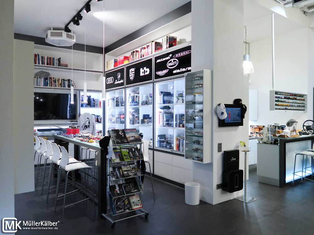 Motorsportlounge - Vitrinen für Modelle